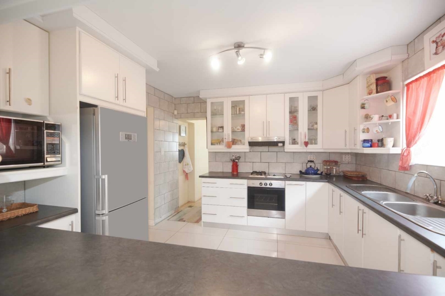 4 Bedroom Property for Sale in Pearly Beach Western Cape